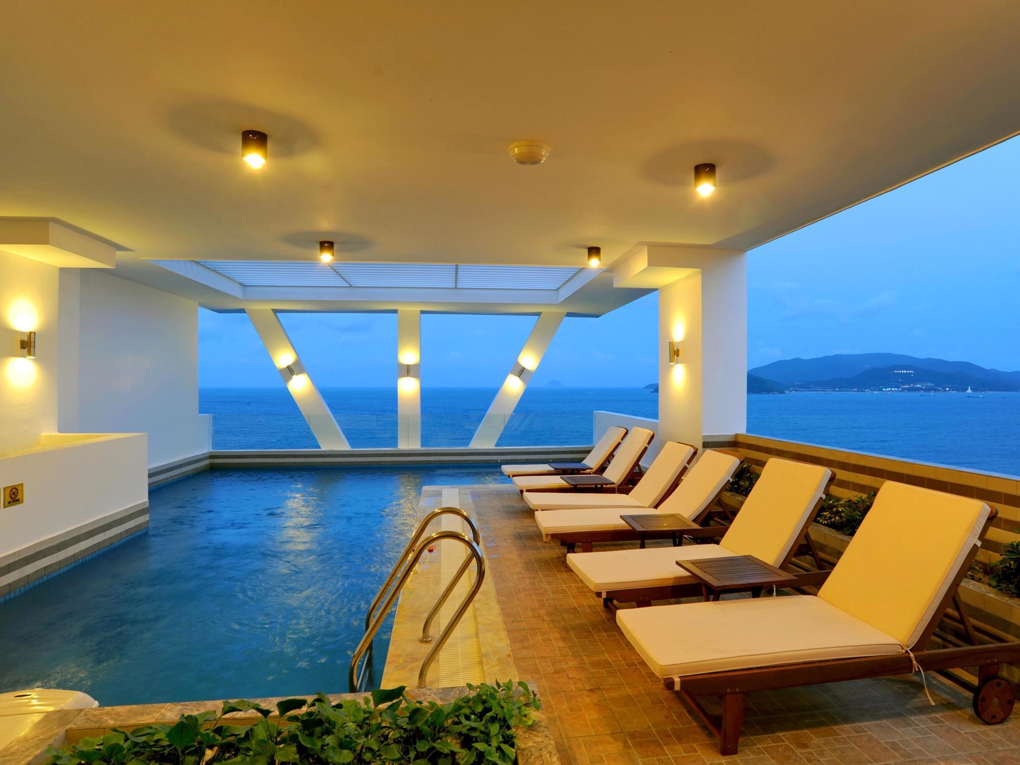 Dendro Beachfront Hotel Nha Trang Exterior photo